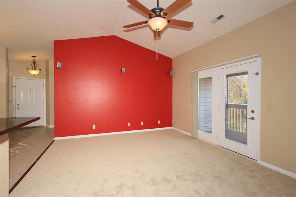 Living Room for 205 Cave Run Dr, 12 Erlanger, KY 41018