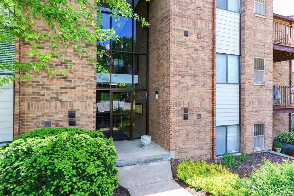 Entrance for 30 Woodland Hills, 6 Southgate, KY 41071