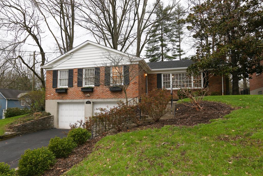 407 Heatherhill Ln Walnut Hills, OH
