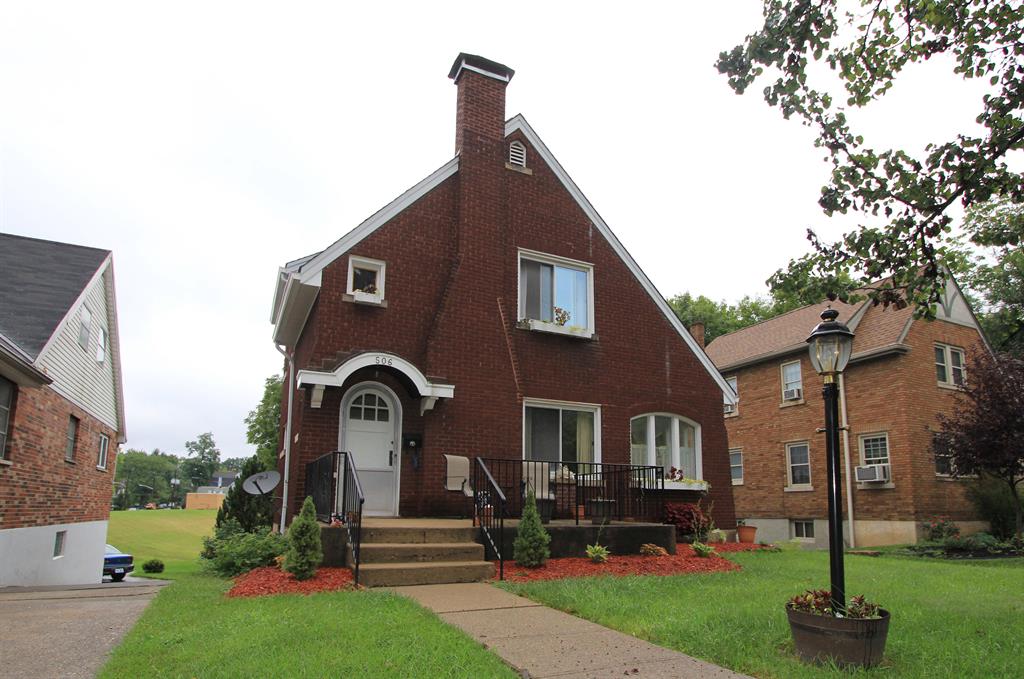 506 Levassor Ave