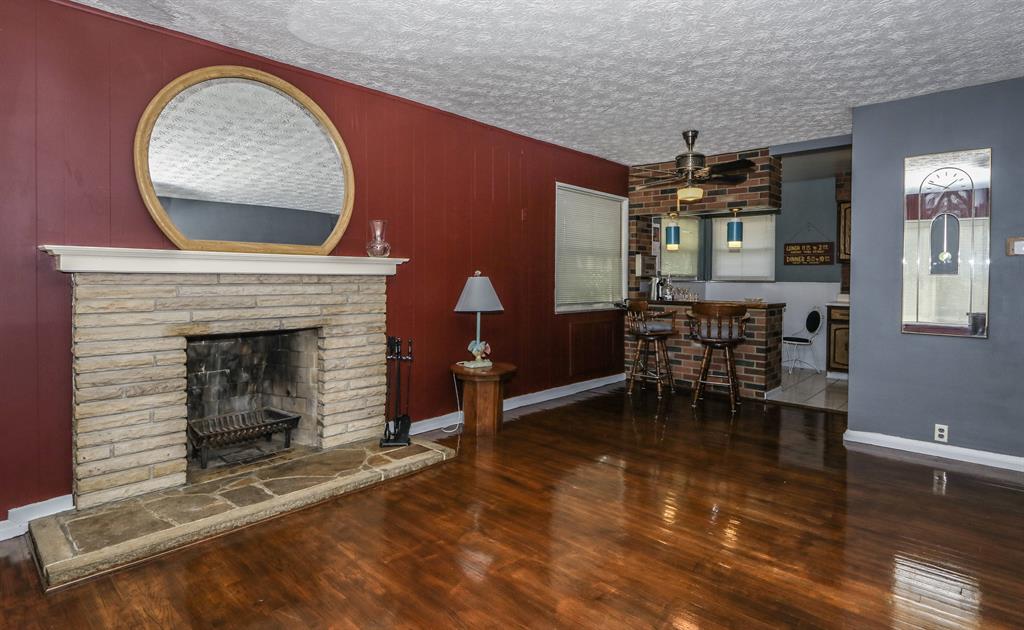 Living Room for 6417 Mona Lisa Ct Springfield Twp., OH 45239
