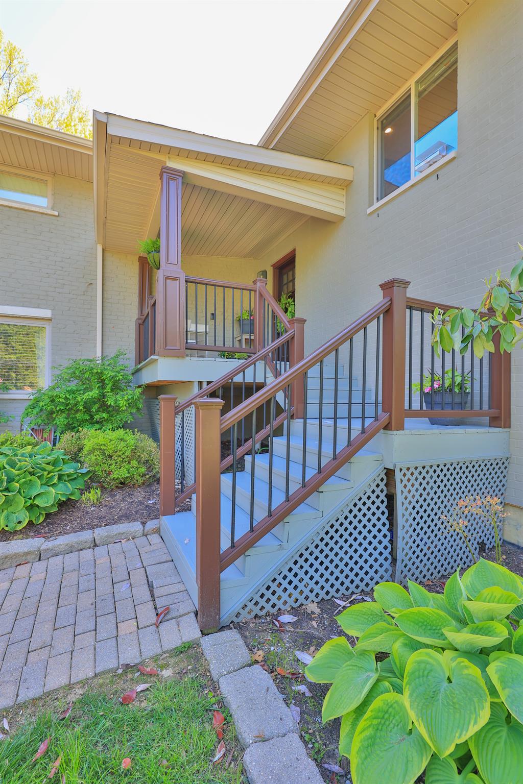 Entrance for 69 Reily Road Wyoming, OH 45215