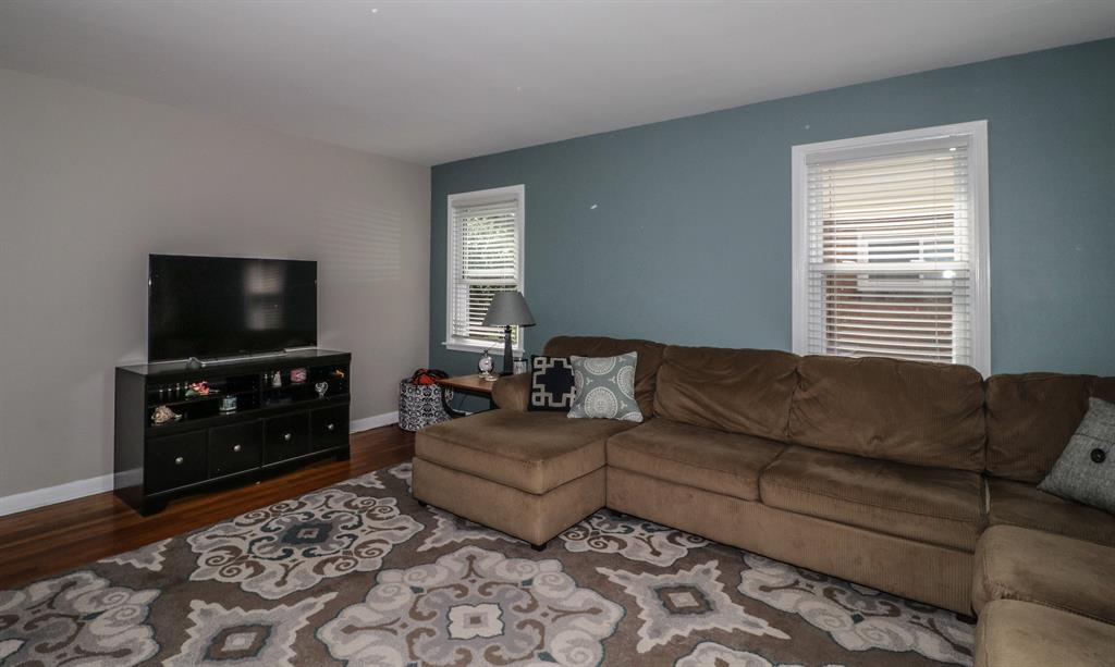 Living Room for 7823 Greenbriar Ln Madeira, OH 45243