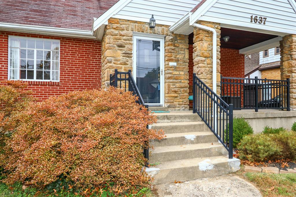 Entrance for 1637 Brandon Ave Mt. Washington, OH 45230