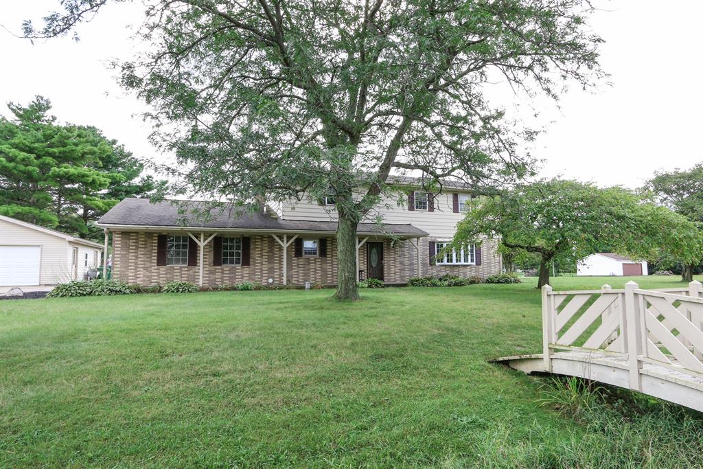 2366 Leon Ln Springfield, OH