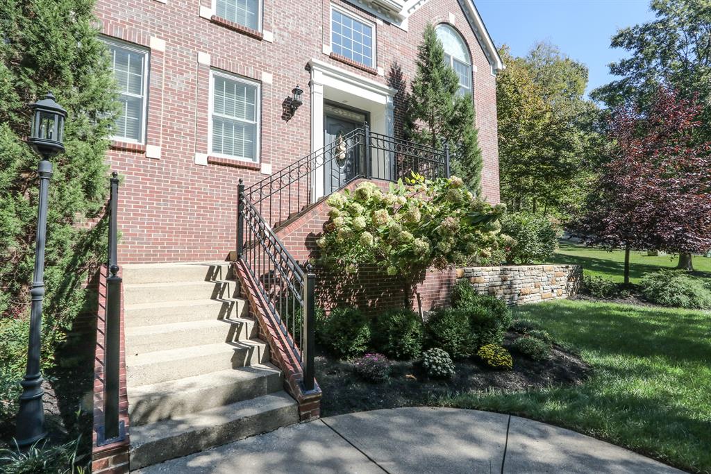 Entrance for 786 Crescent Pointe Dr Crescent Springs, KY 41017