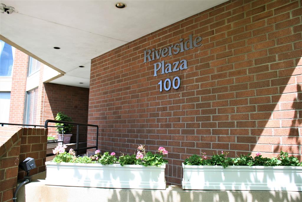 Entrance for 100 Riverside Pl, 705 Covington, KY 41011