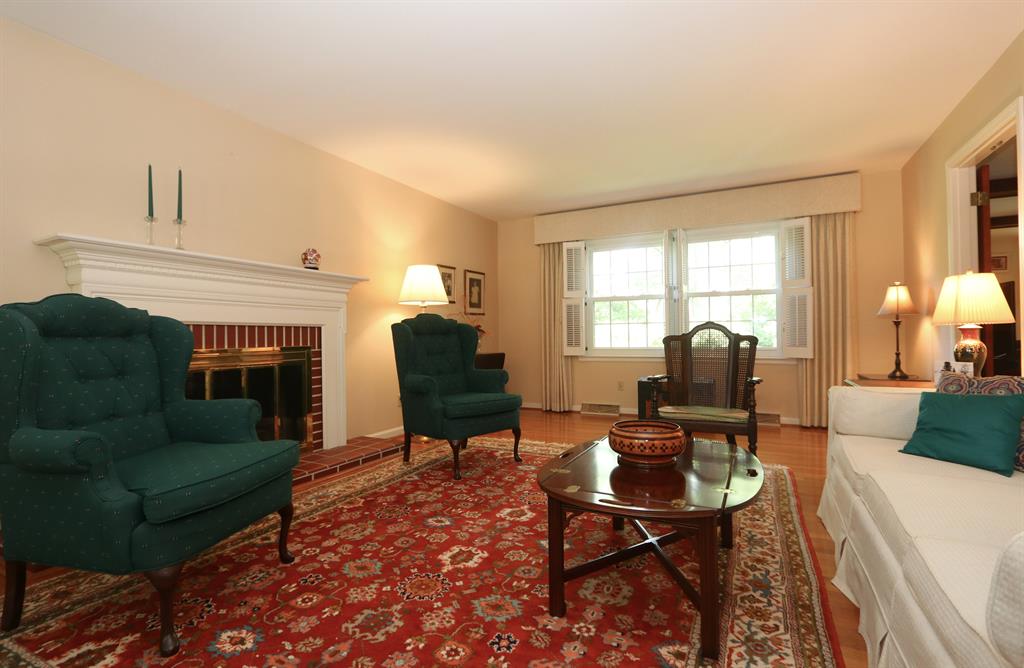 Living Room for 577 Abilene Trl Wyoming, OH 45215