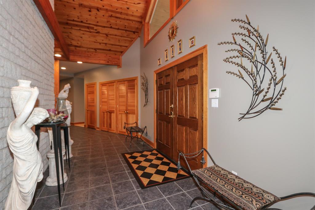 Foyer for 1983 Hatfield Rd Turtlecreek, OH 45036