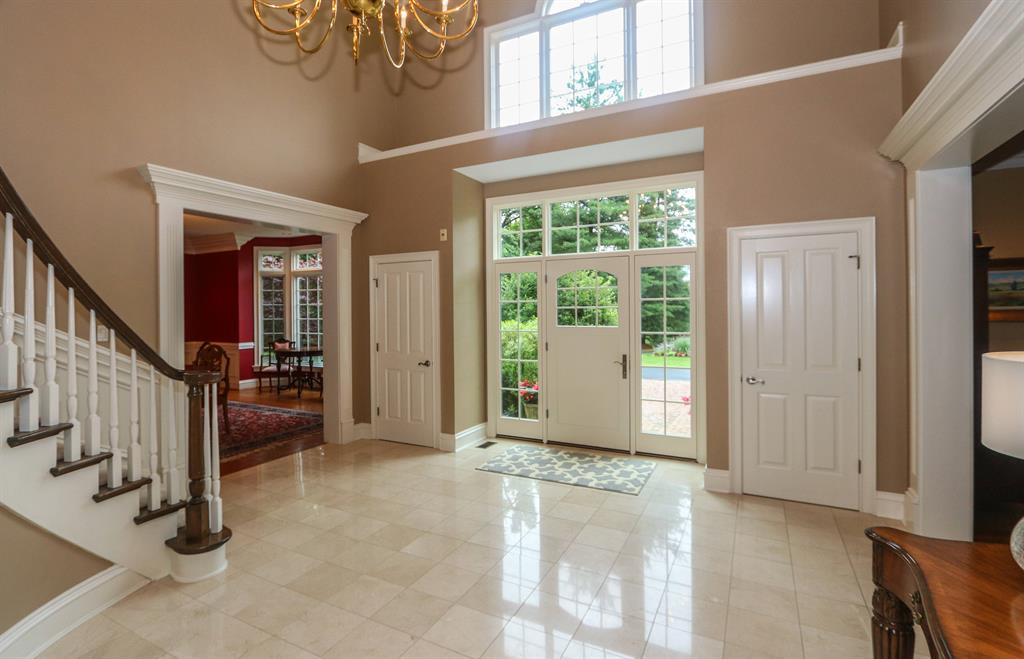 Foyer for 8375 Carolines Trl Indian Hill, OH 45242
