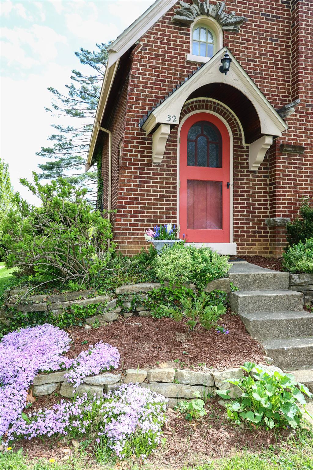 Entrance for 32 Arcadia Ave Lakeside Park, KY 41017