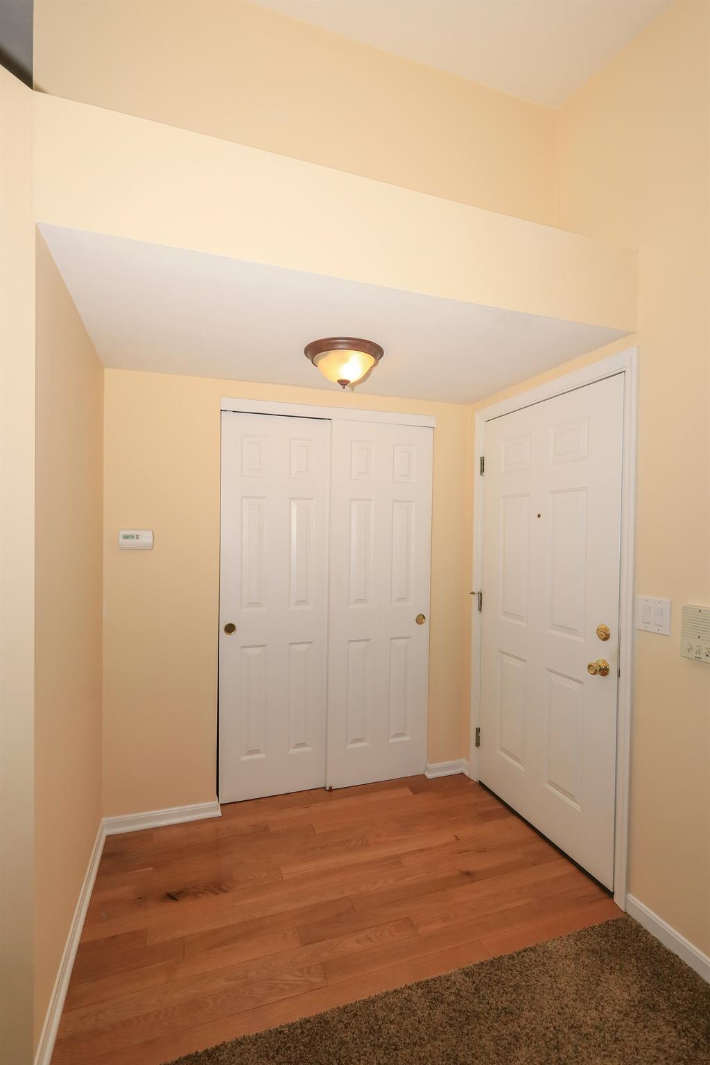 Foyer for 562 Fawn Run Cold Spring, KY 41076